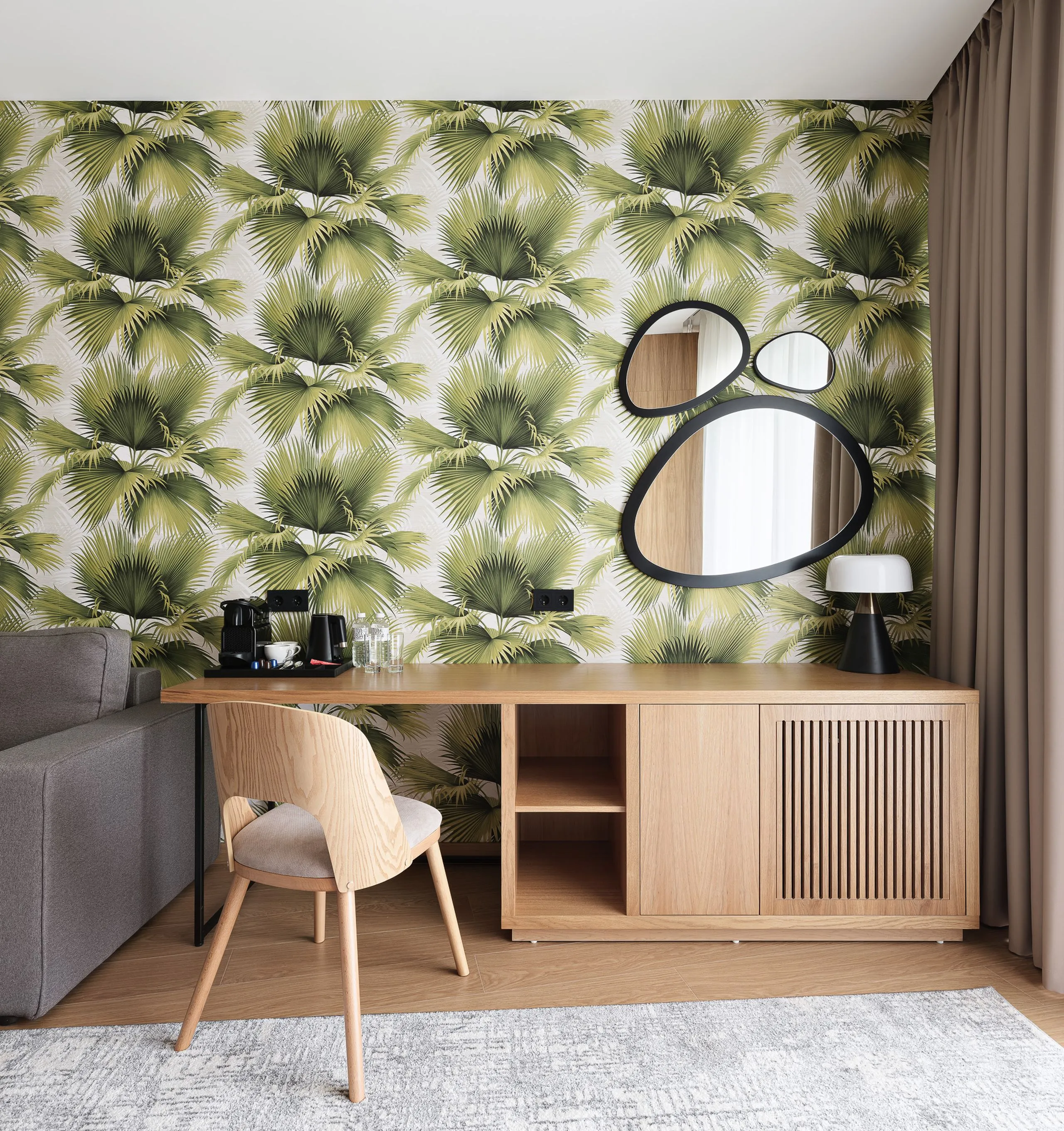 Стоимость номеров и варианты завтраков: что выбрать на этой пешеходной артерии